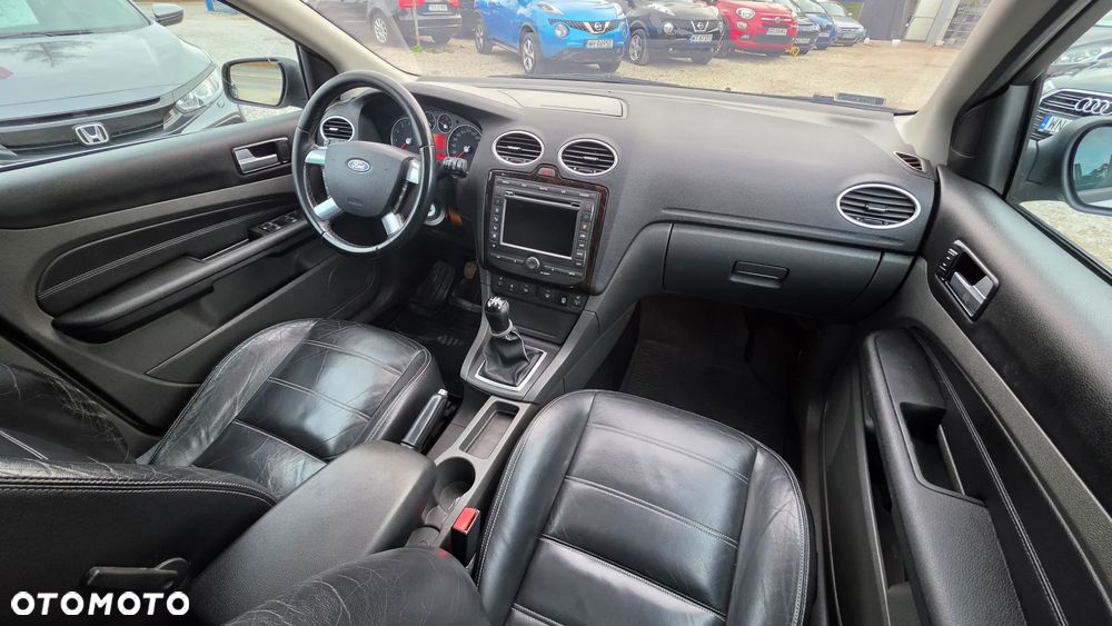 Ford Focus 1.6 Ghia - 15