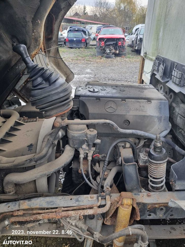 Dezmembram Mercedes Atego 818 - 5