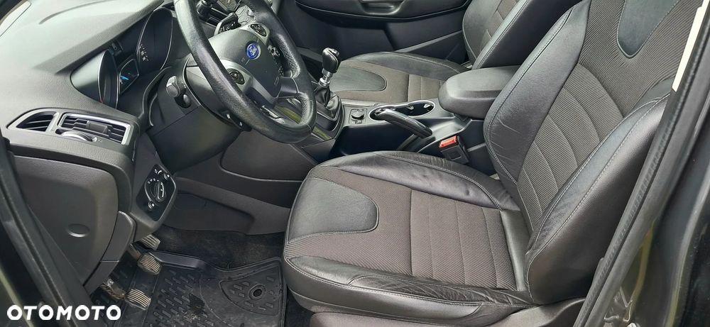 Ford Kuga 2.0 TDCi 4x4 Titanium - 14