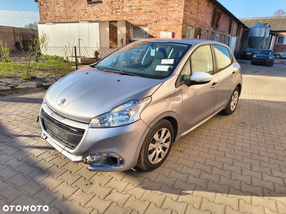 Peugeot 208 - 1