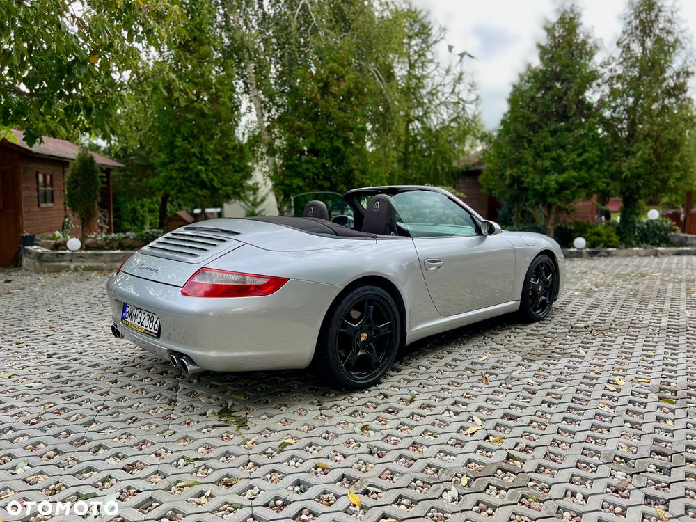 Porsche 911 Carrera - 19