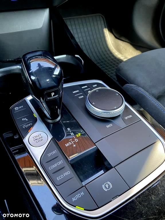 BMW Seria 2 220d xDrive M Sport sport - 38