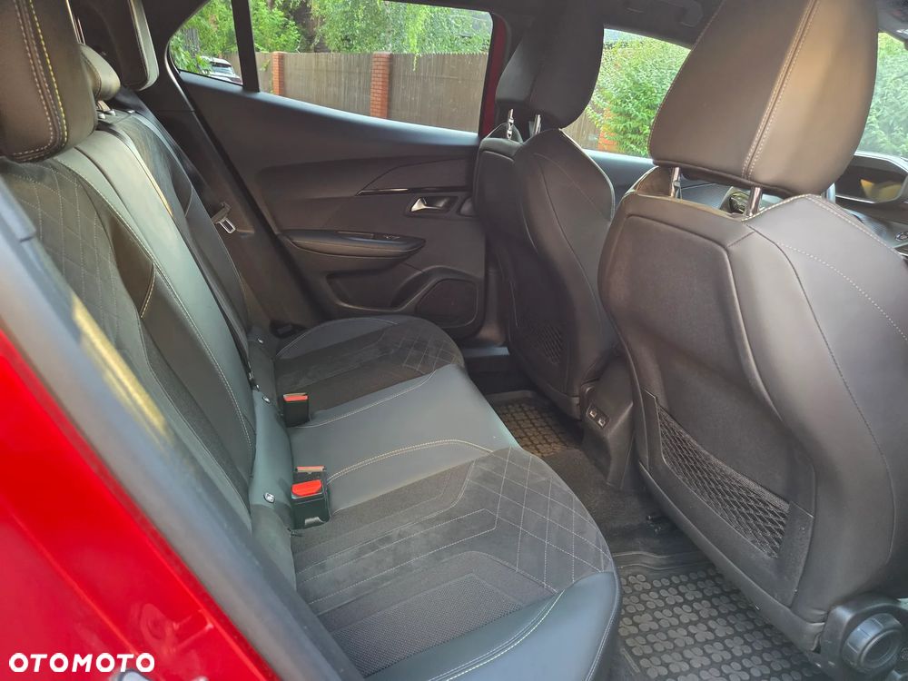 Peugeot 2008 1.2 PureTech GT Pack S&S EAT8 - 26