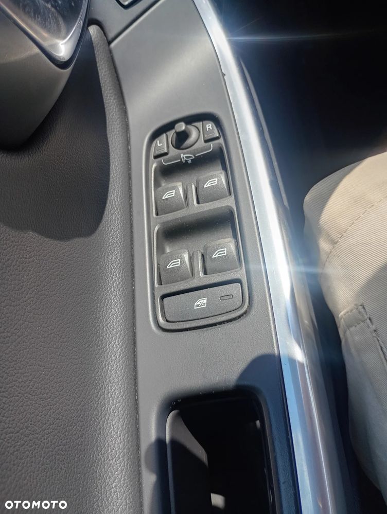 Volvo S60 D3 Geartronic Momentum - 23