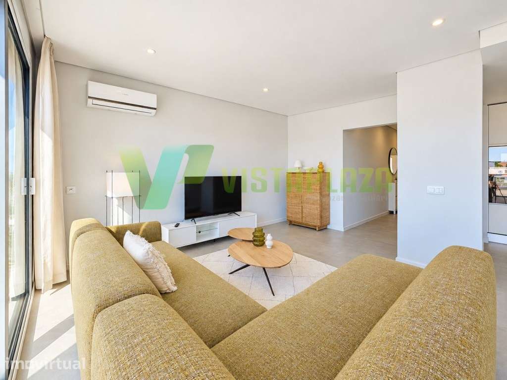 Apartamento T2 com Terraço Privativo, Piscina e Garagem Box em Alvo... - Grande imagem: 4/36
