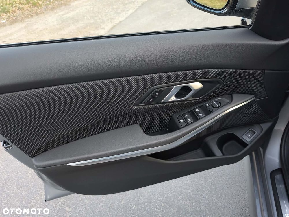 BMW Seria 3 318d Advantage - 27