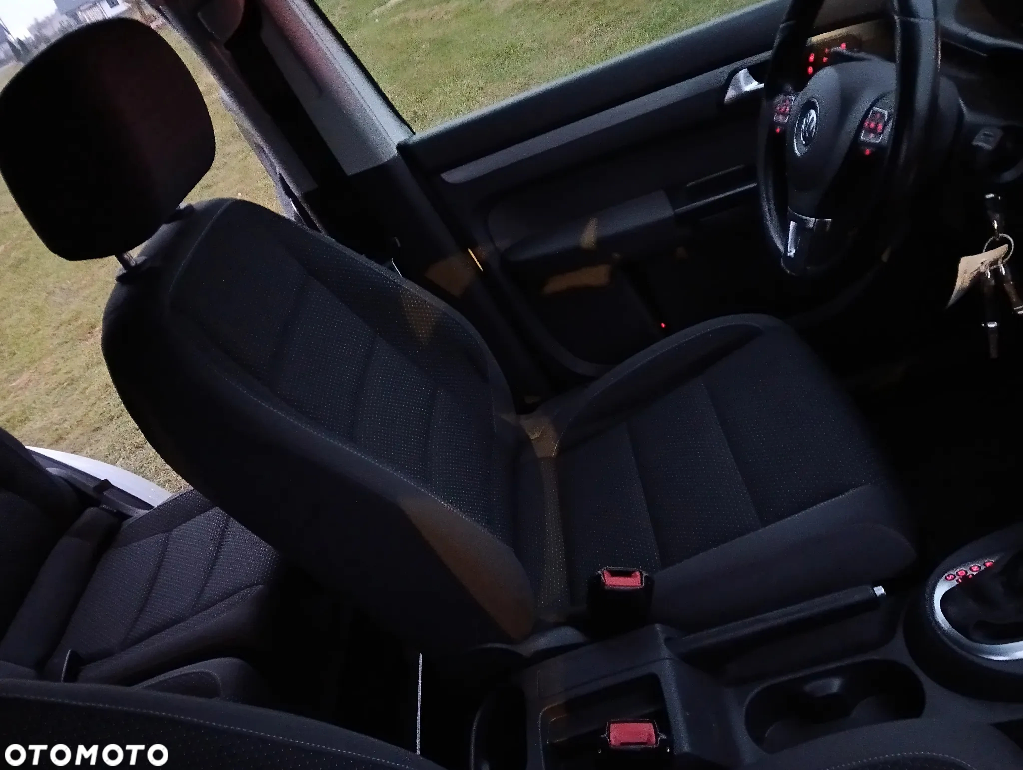 Volkswagen Touran 2.0 TDI DPF BlueMotion Technology DSG Comfortline - 38