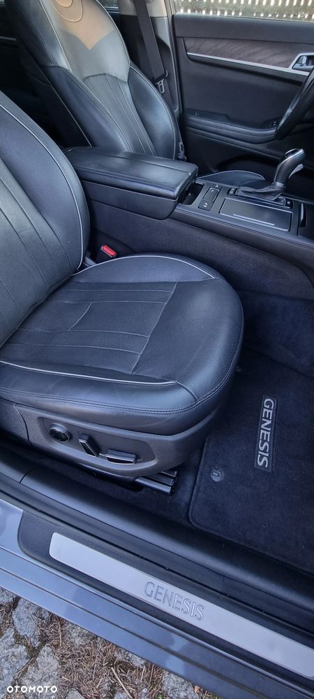 Genesis G80 - 26