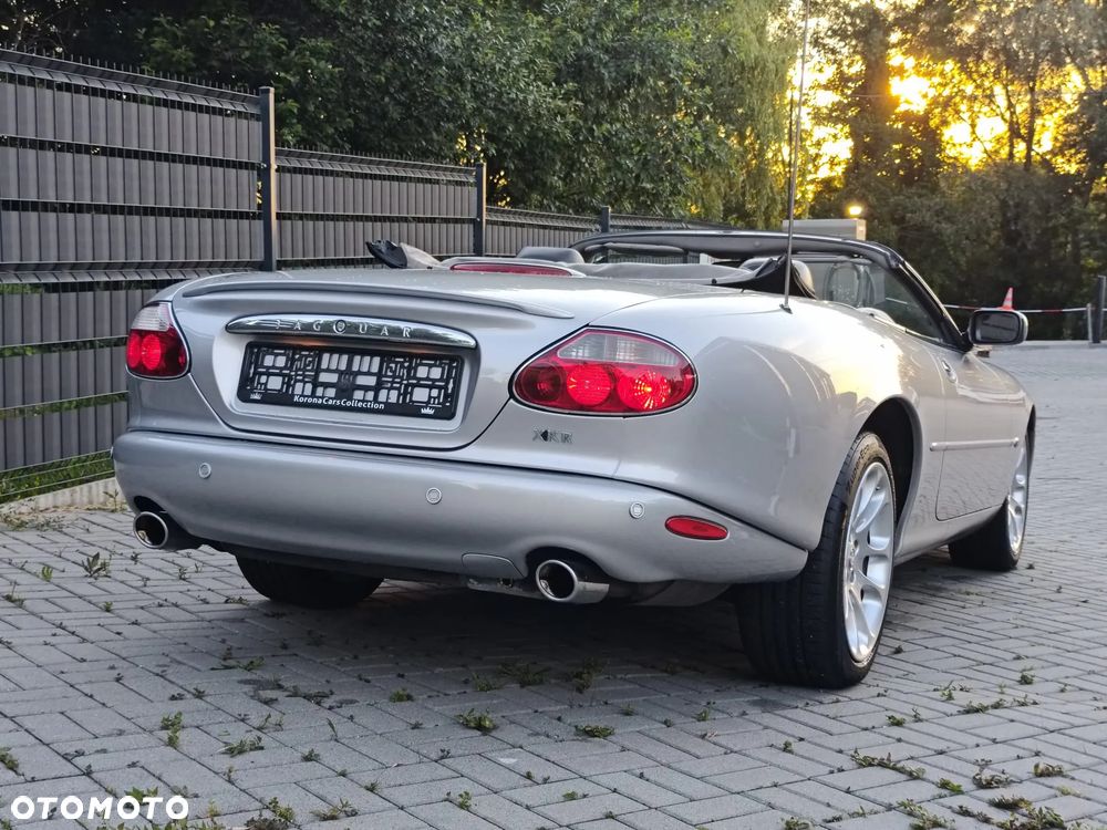 Jaguar XK8 - 11