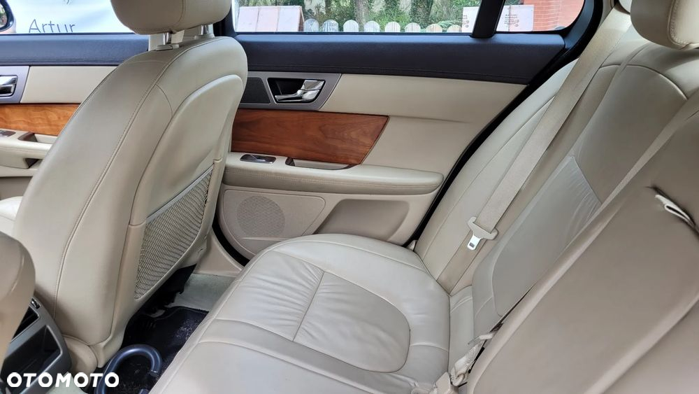 Jaguar XF 3.0 V6 Diesel S - 7