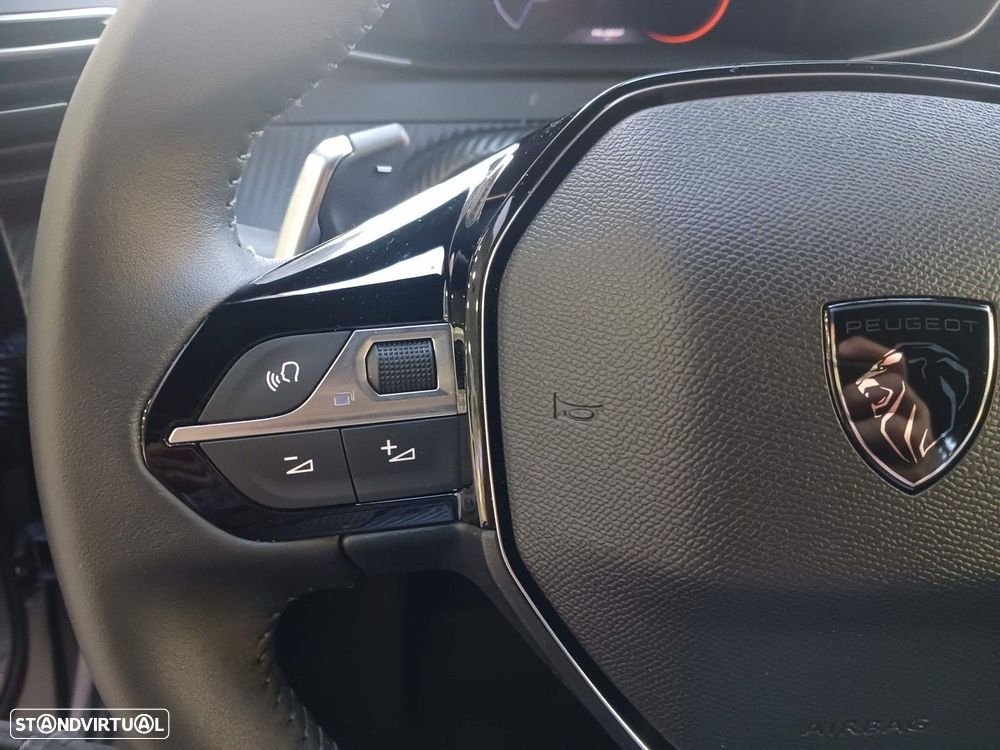 Peugeot 2008 1.2 Hybrid Allure e-DCS6 - 23