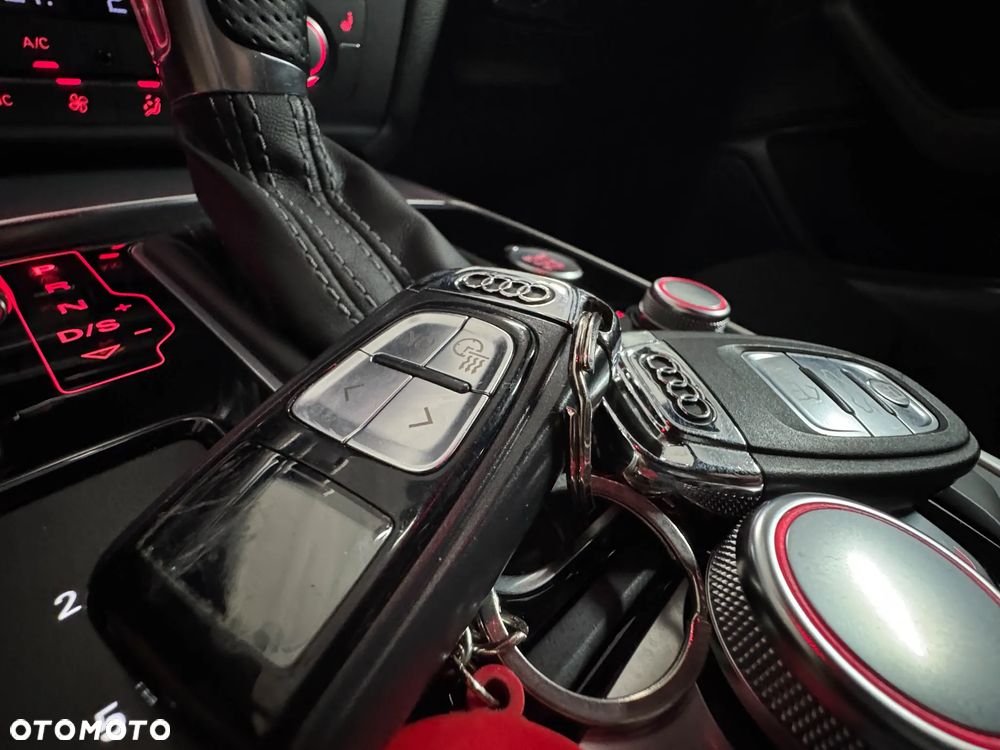 Audi A6 Avant 2.0 TDI Ultra S tronic - 30