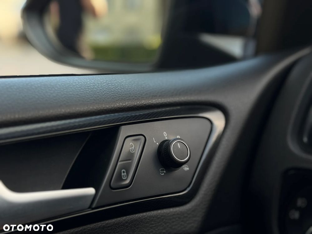 Volkswagen Golf - 28