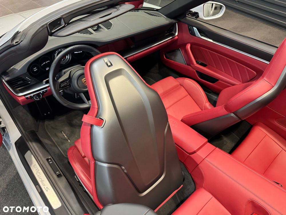 Porsche 911 Turbo S - 25