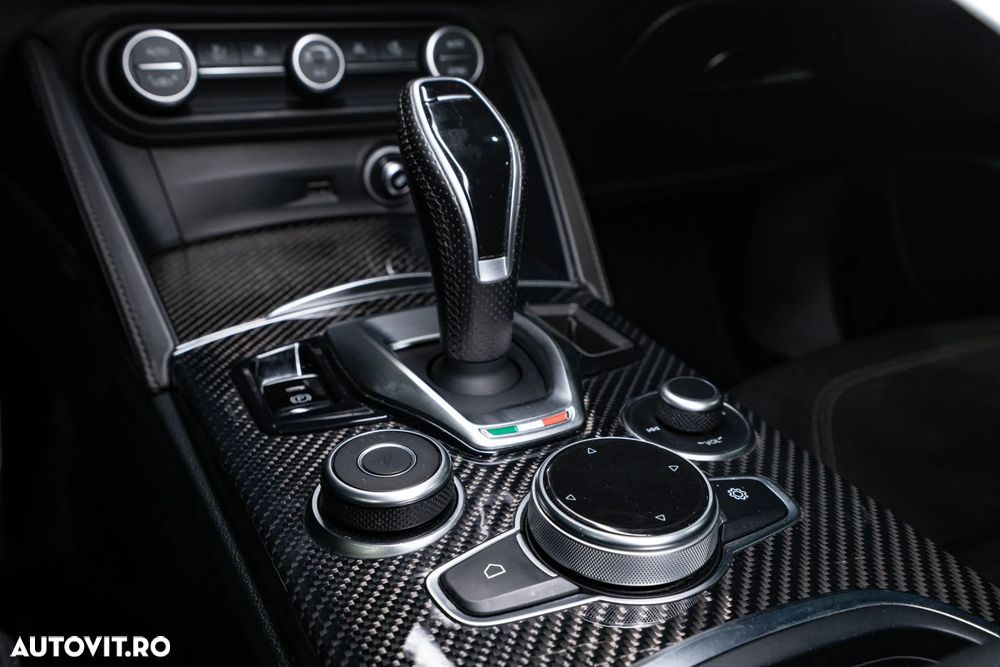 Alfa Romeo Stelvio 2.9 V6 Turbo AWD AT8 Quadrifoglio - 19