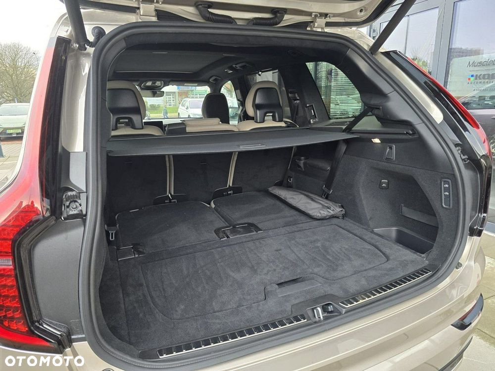 Volvo XC 90 T8 AWD Plug-In Hybrid Ultra Dark 7os - 8