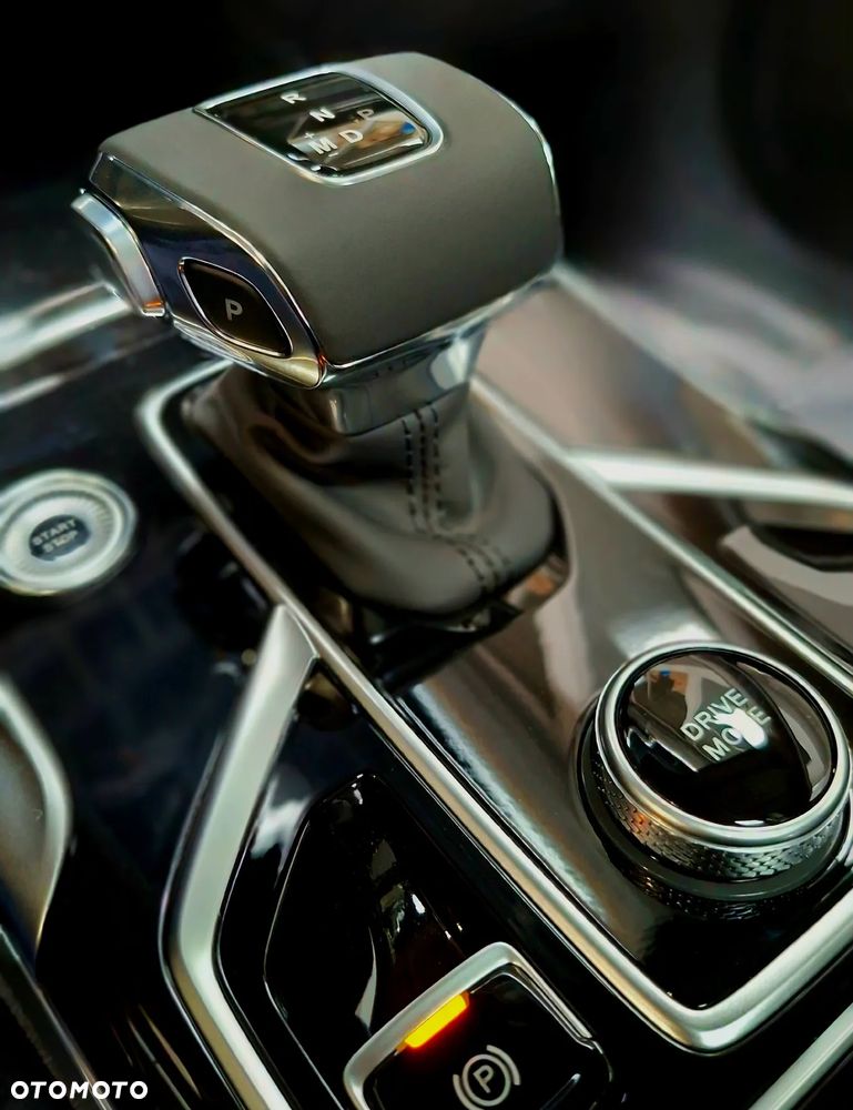 Hongqi HS5 2.0T AWD - 22
