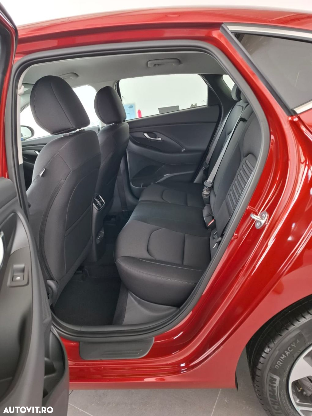 Hyundai i30 Fastback 1.5 T-GDI 140CP 7DCT MHEV Highway - 11