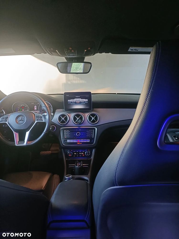 Mercedes-Benz CLA 250 7G-DCT - 13