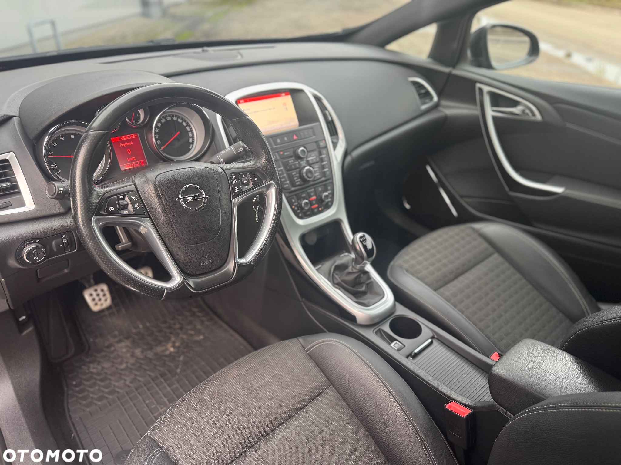 Opel Astra IV GTC 1.6 T SIDI Sport S&S - 4