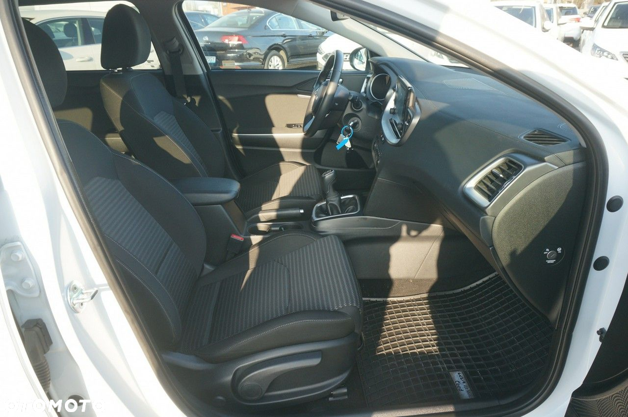 Kia Ceed 1.5 T-GDI M - 29