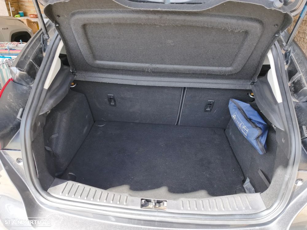 Ford Focus - 13