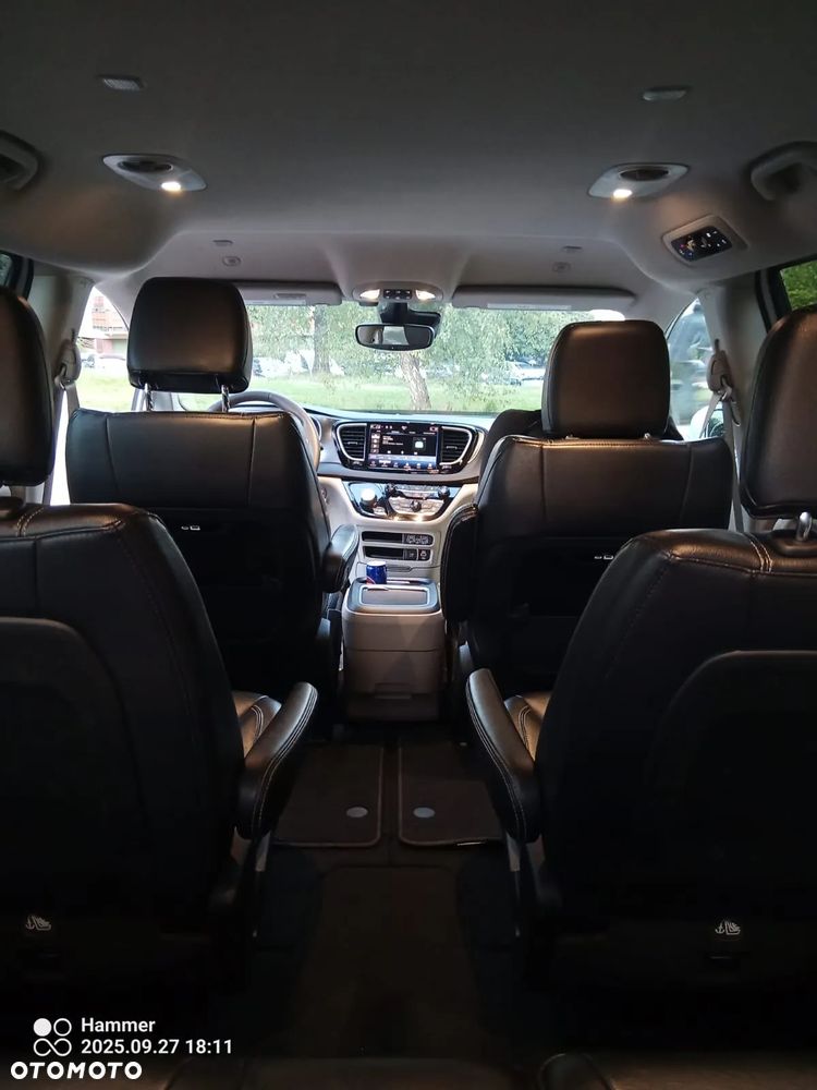 Chrysler Pacifica - 21