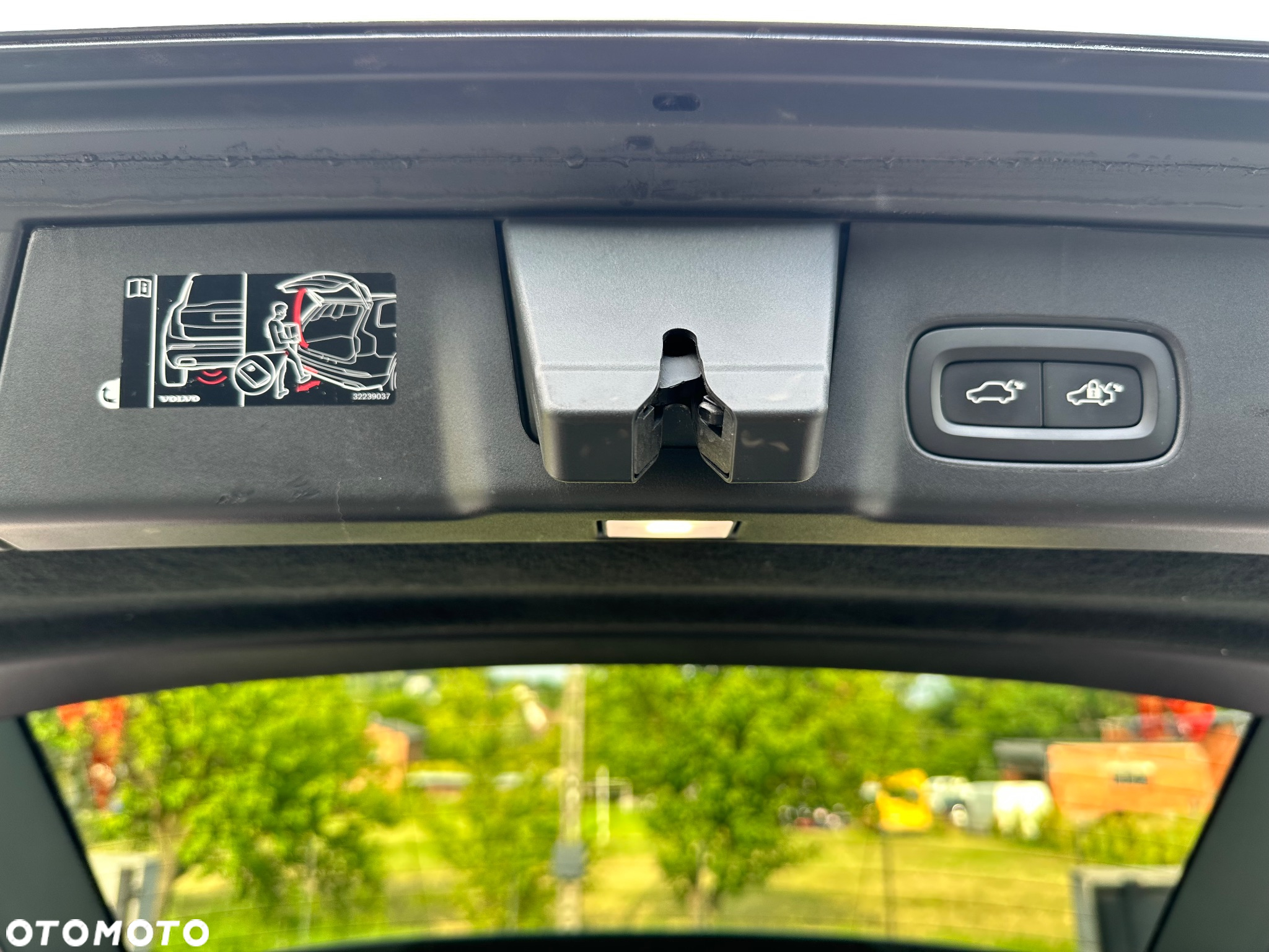 Volvo V90 Cross Country D4 AWD - 38