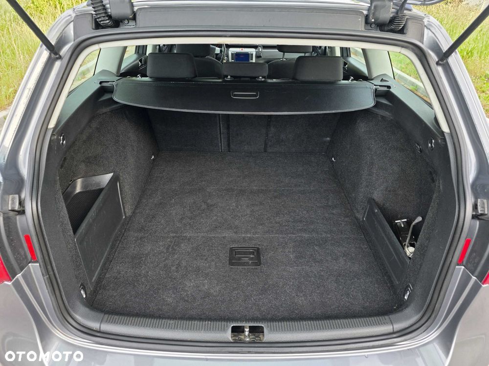 Volkswagen Passat - 8