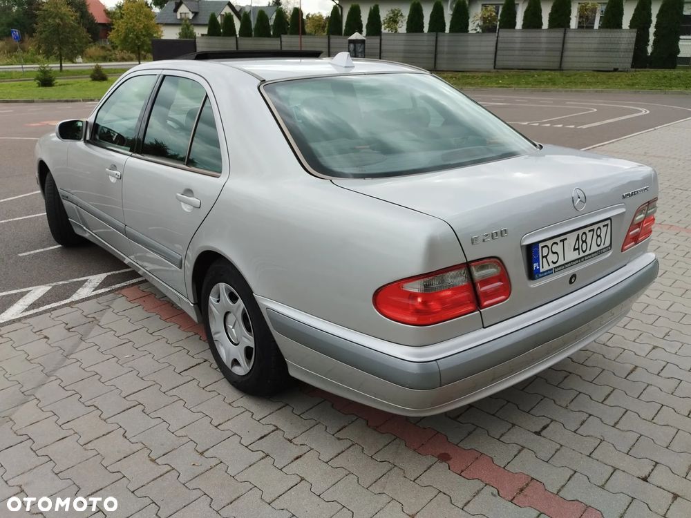 Mercedes-Benz Klasa E - 7
