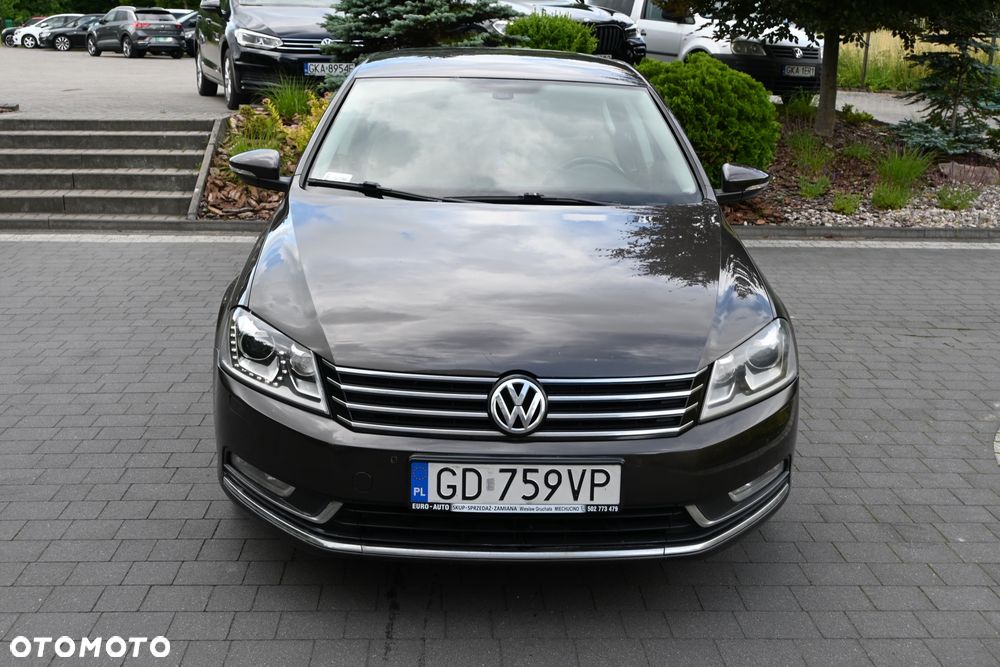 Volkswagen Passat 2.0 TDI Highline - 13