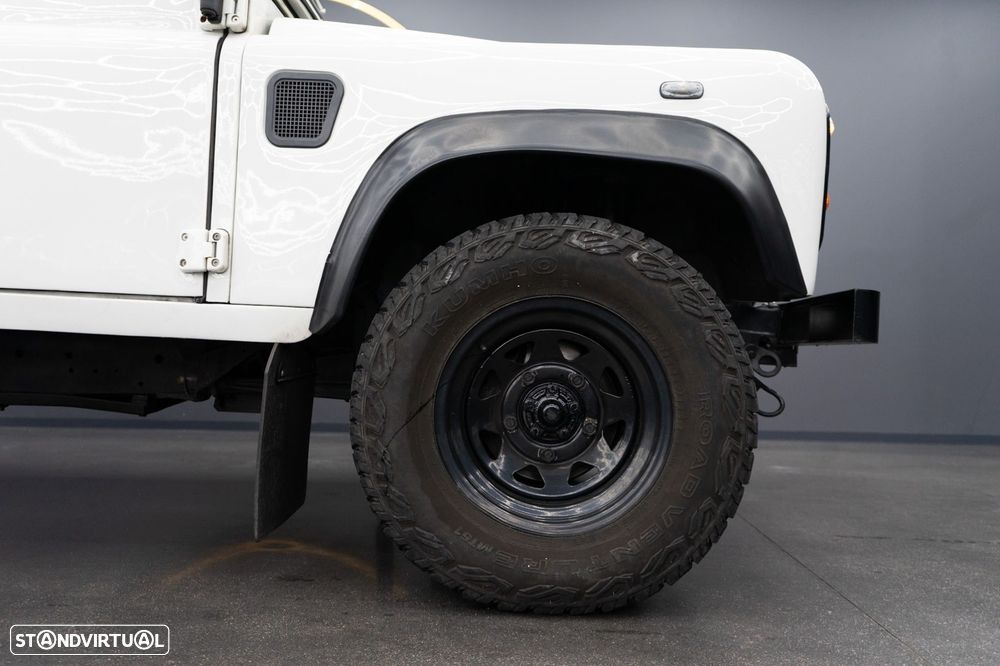 Land Rover Defender 90 2.5 TD5 Metal Top - 11