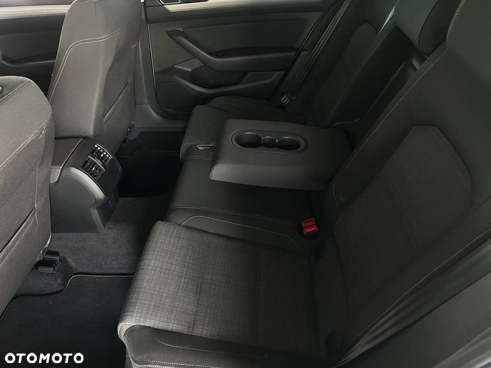 Volkswagen Passat Variant 2.0 TDI EVO Business DSG - 6