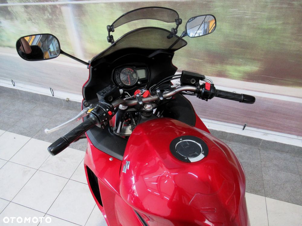 Suzuki GSX - 12