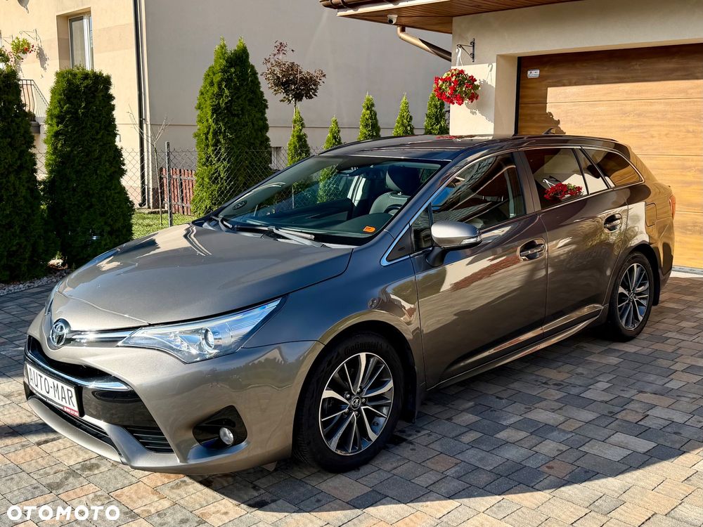 Toyota Avensis 1.8 Sol plus NAVI - 8