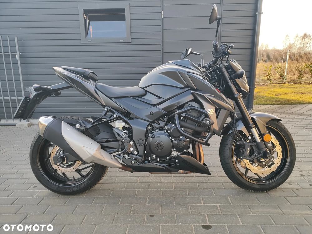 Suzuki GSX - 4