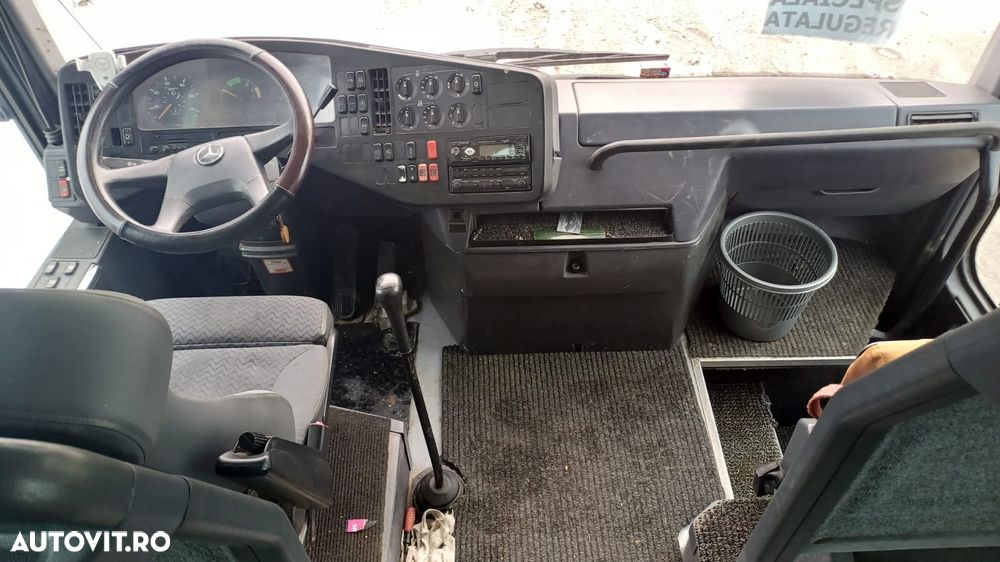 Mercedes-Benz 404 - 5