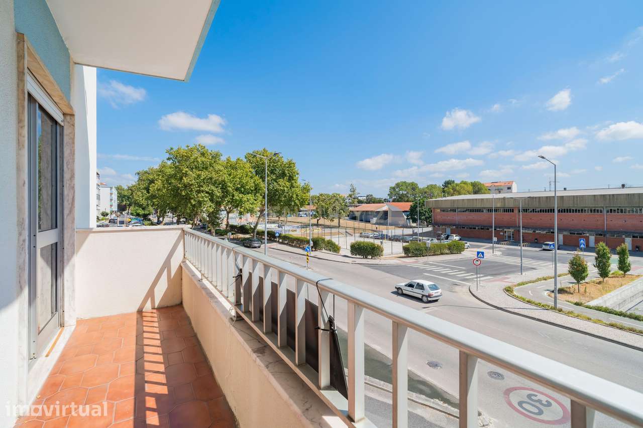 Oportunidade de Investimento T3 junto ao Ensino Superior | Caldas da R - Grande imagem: 3/25