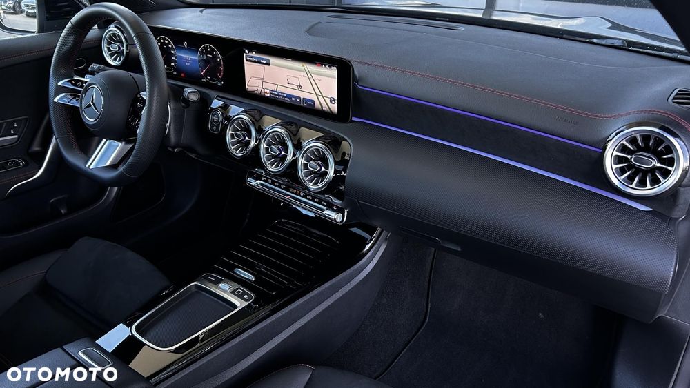 Mercedes-Benz CLA 200 AMG Line 7G-DCT - 22