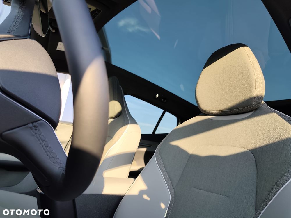 Volvo EX30 69kWh Twin Motor Ultra Black Edition - 9