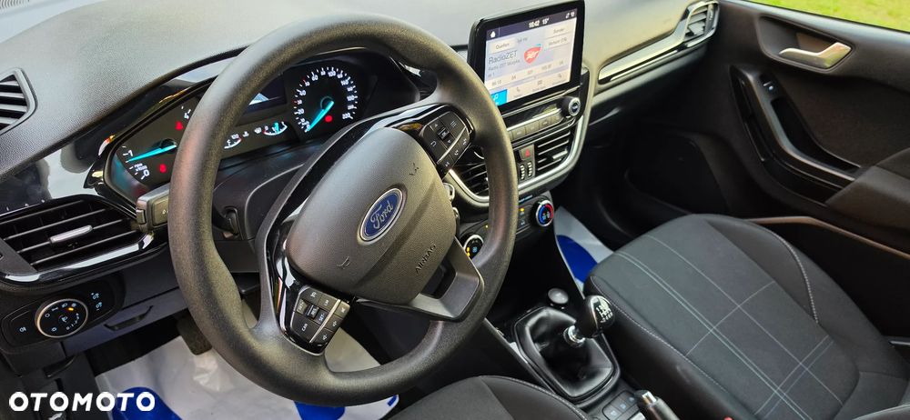 Ford Fiesta - 25