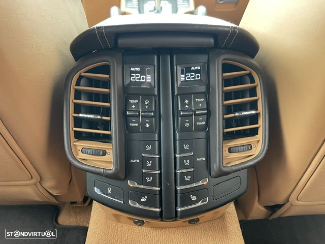 Porsche Cayenne Turbo S Tiptronic S - 30