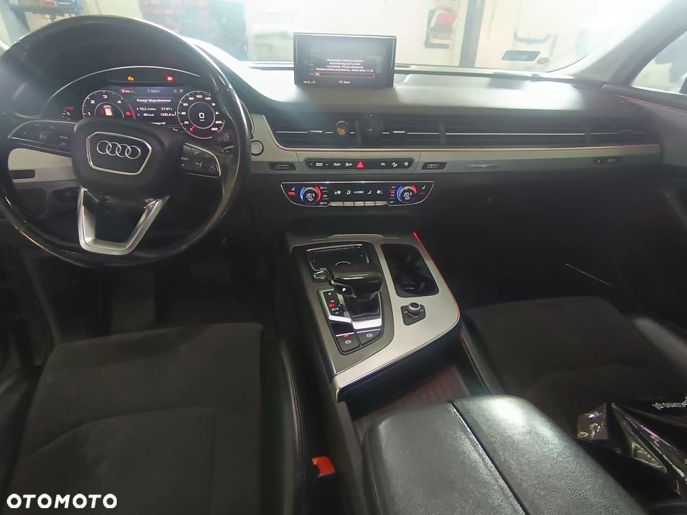 Audi Q7 - 6