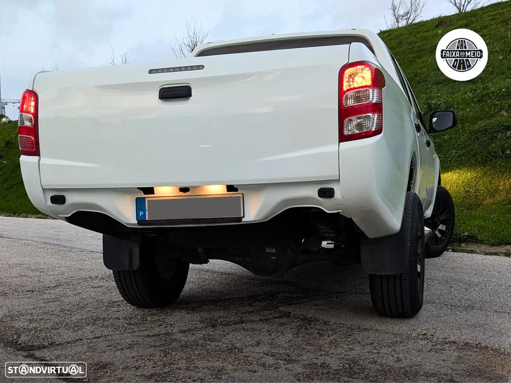 Mitsubishi L200 2.4 DI-D CD Space Cab Invite 2WD - 8