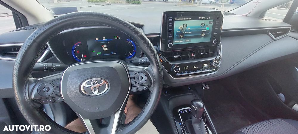 Toyota Corolla Sedan 1.8 HSD Business - 6