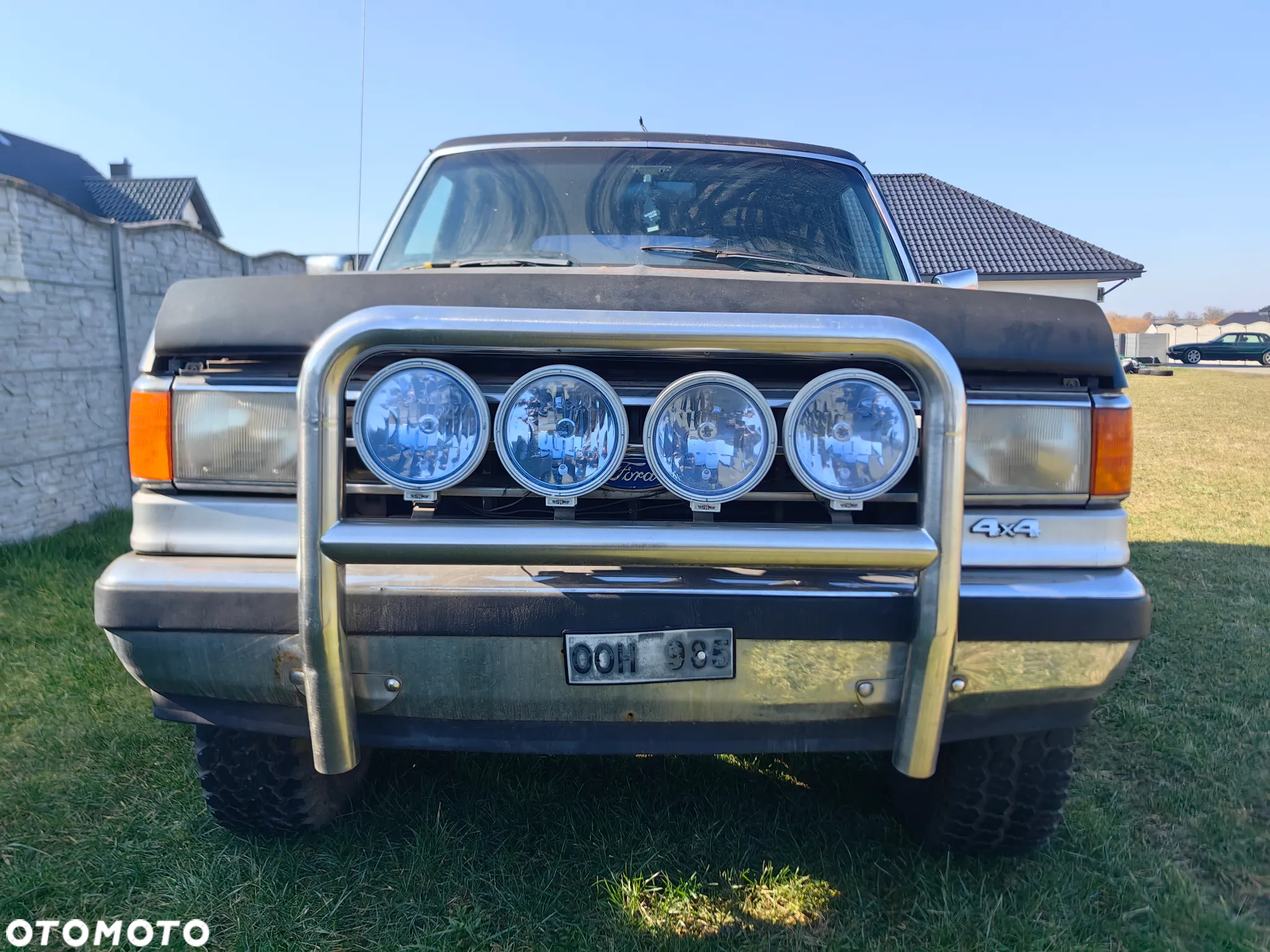 Ford Bronco - 25
