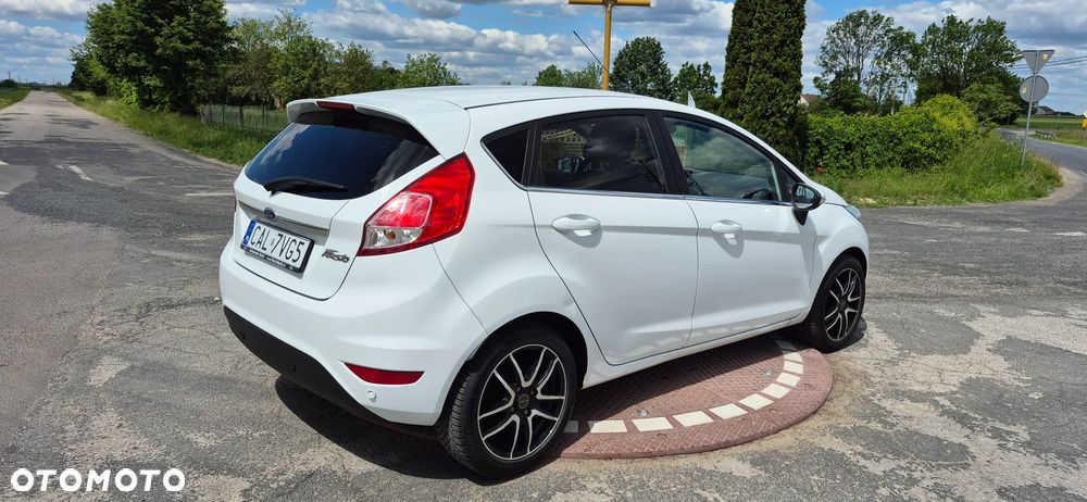 Ford Fiesta 1.6 Ti-VCT SYNC Edition - 3