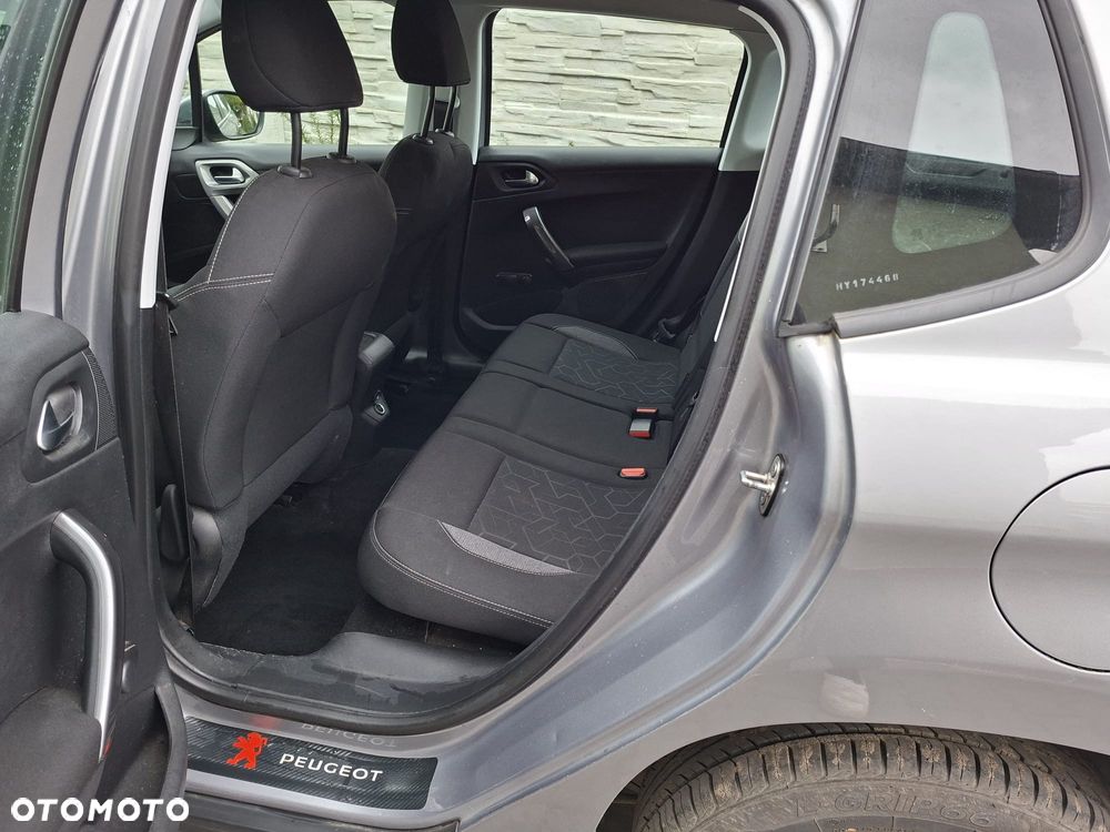 Peugeot 2008 BlueHDi 100 STOP & START Style - 15