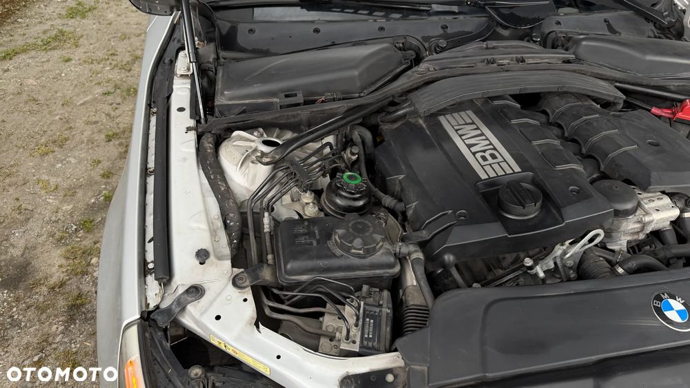 BMW Seria 5 520i - 25