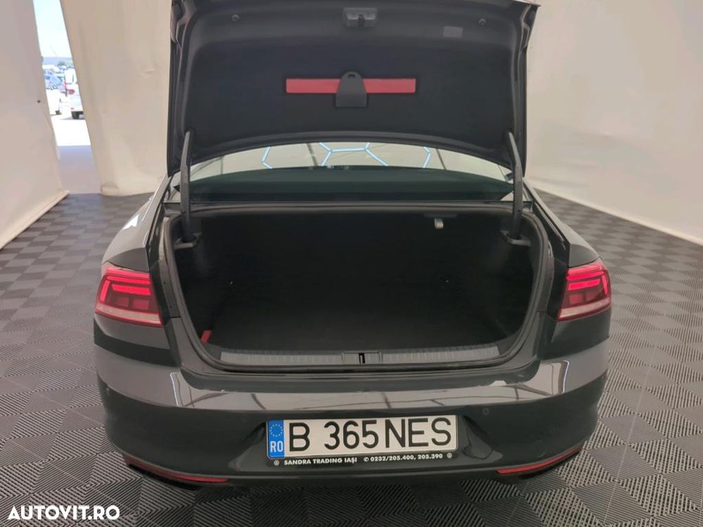 Volkswagen Passat 2.0 TDI SCR Advance - 14